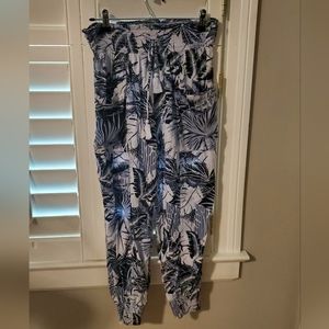 Comfy pants for the beach!